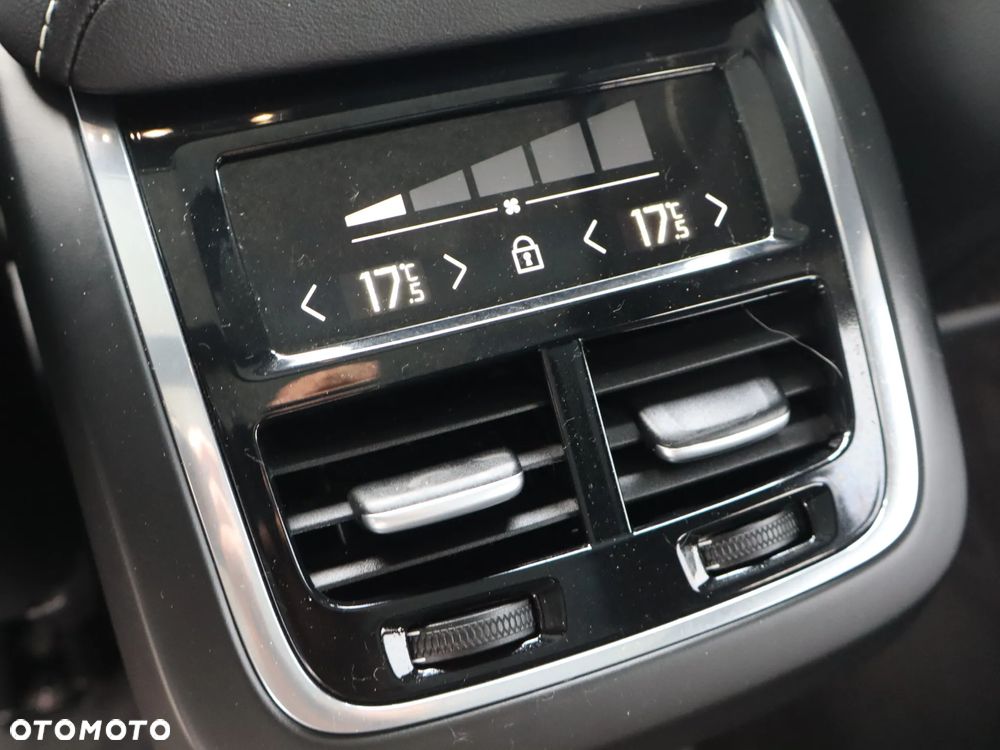 Volvo XC 60 B5 D AWD R-Design - 18
