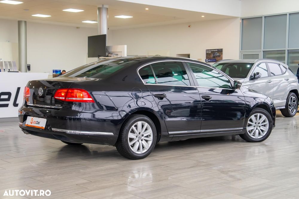 Volkswagen Passat - 11