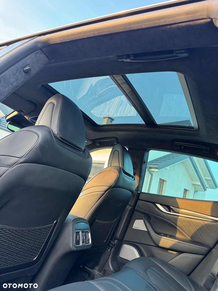 Maserati Levante GTS Q4 - 25