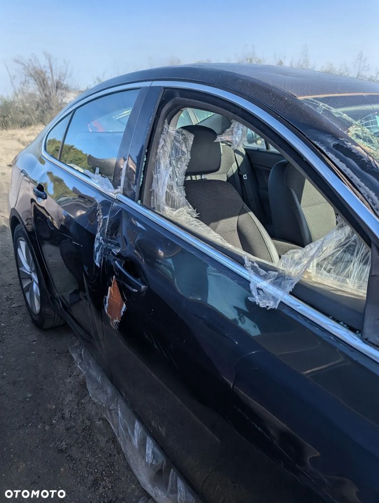 Opel Insignia TURBO rok produkcji 2014.  1,6 benzyna. 170 KM.  Przebieg 290 tys km. - 2