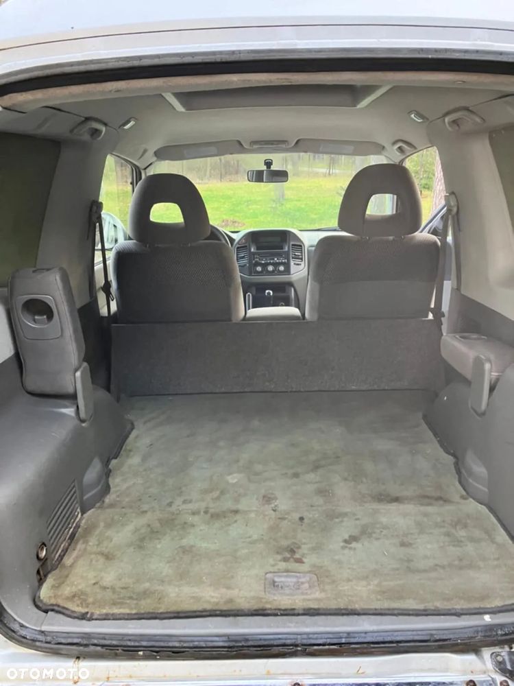 Mitsubishi Pajero - 4