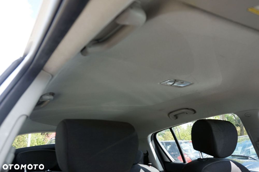 PODSUFITKA I20 I 5D HB 85310-1J010-OM HYUNDAI 2008-2012 - 2