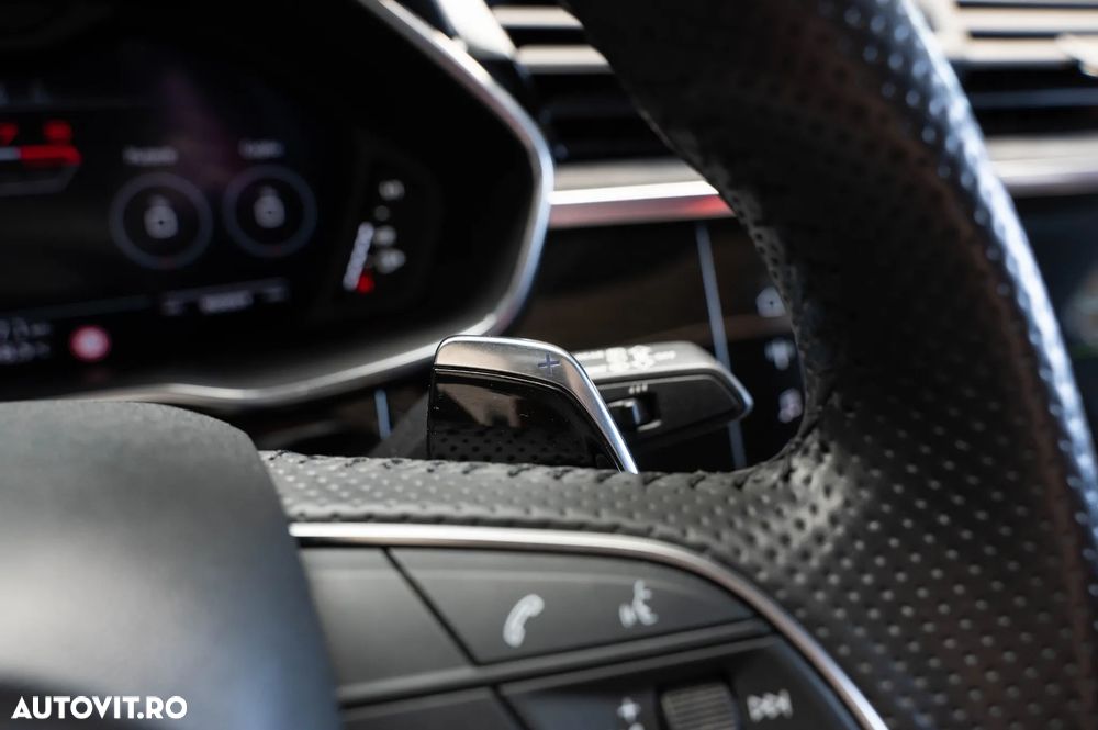 Audi RS Q3 2.5 TFSI quattro S tronic - 25