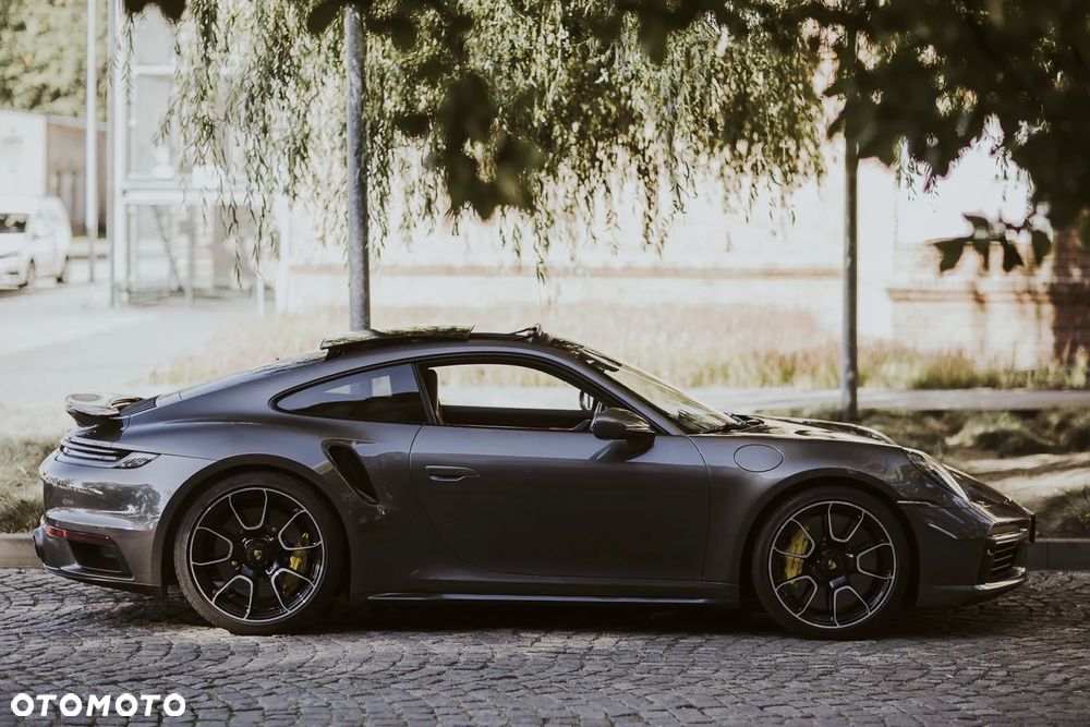 Porsche 911 Turbo S - 1