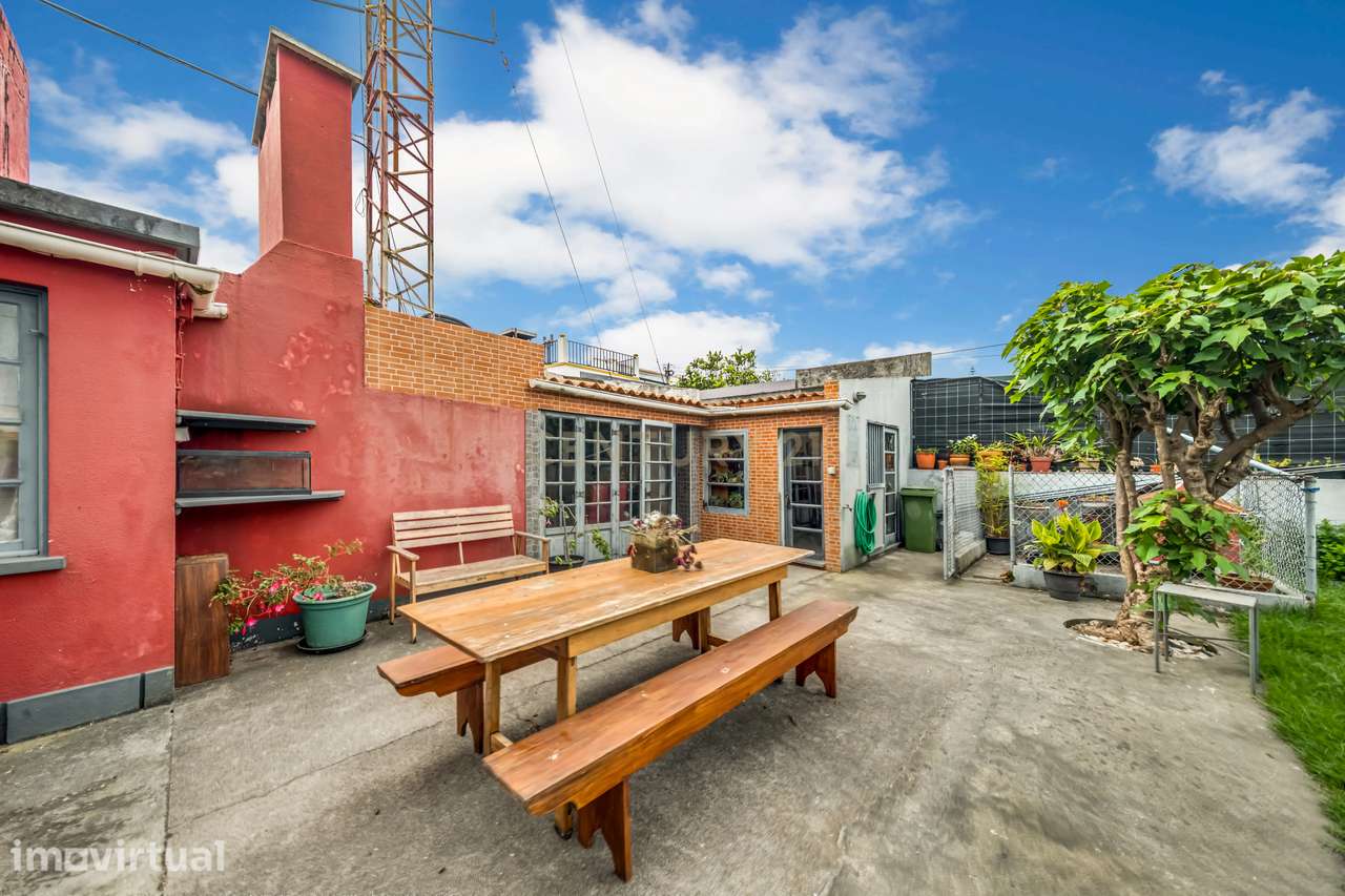 Moradia T2 + 1  com Jardim e Garagem em Porto Judeu - Angra do Heroism - Grande imagem: 4/28