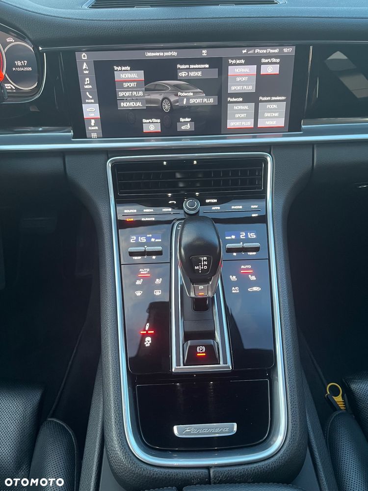 Porsche Panamera 4 - 32