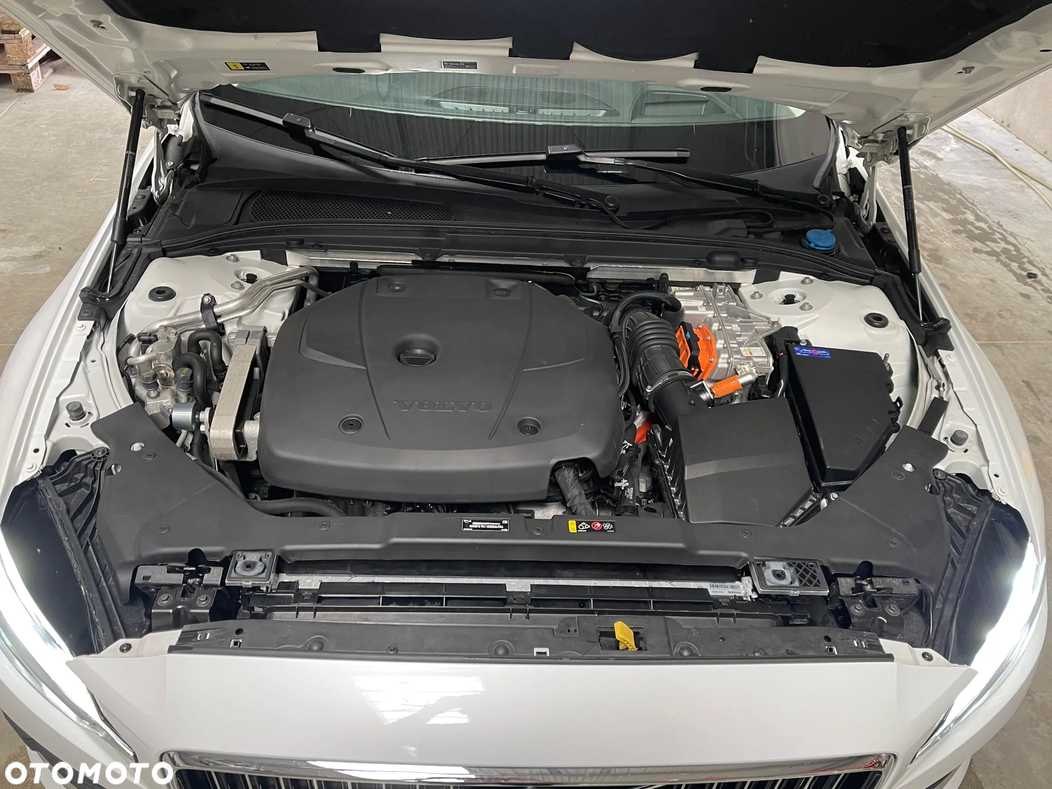 Volvo V60 T6 AWD Recharge Core - 5