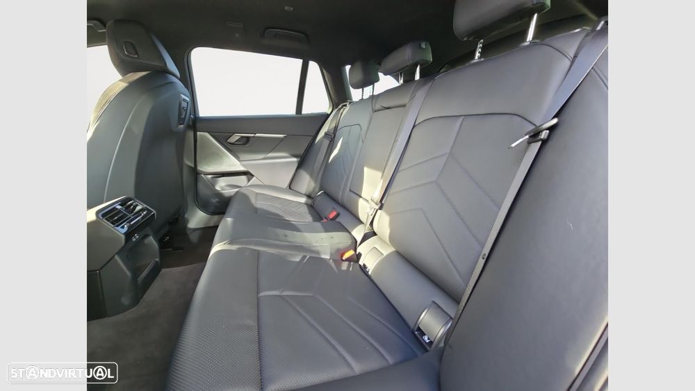 BMW 520 d Pack Desportivo M - 14