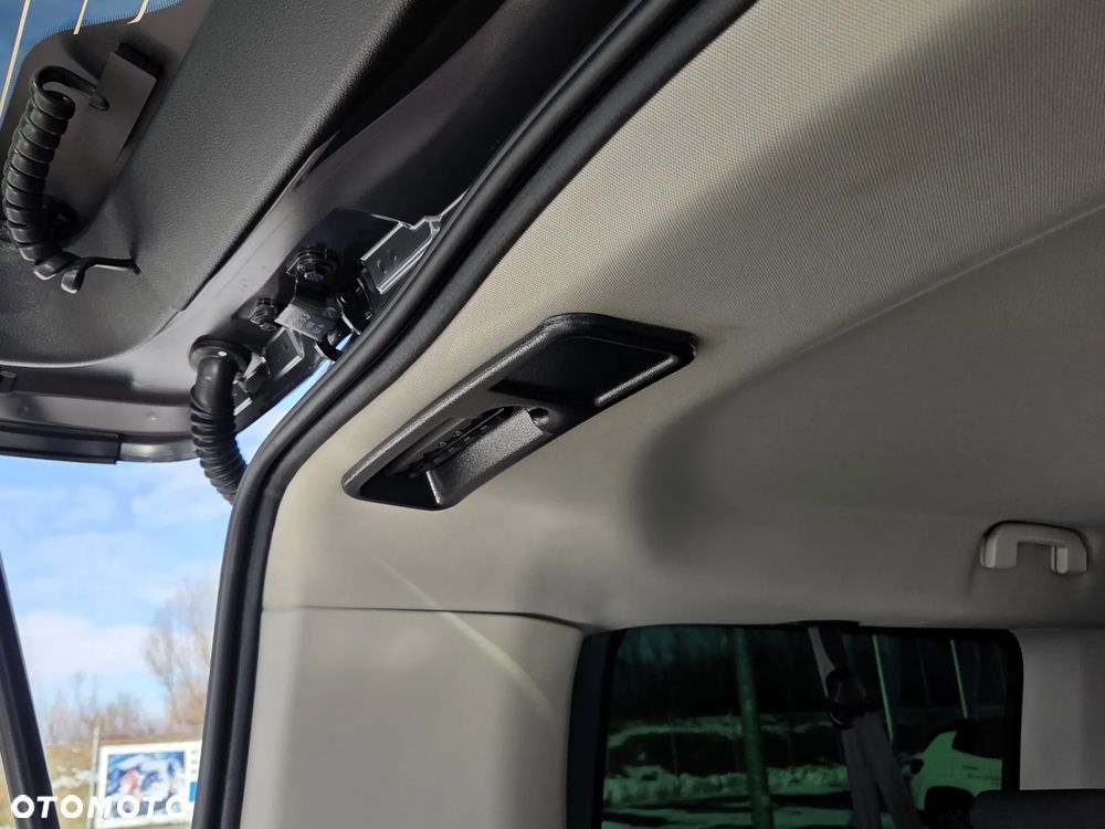 Peugeot Traveller 2.2 BlueHDi Long Business EAT8 - 17