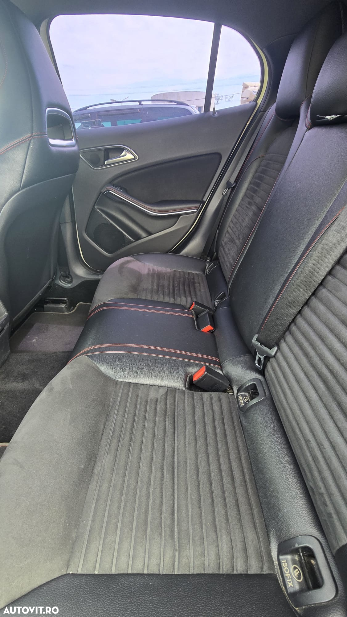 Mercedes-Benz GLA 200 7G-DCT AMG Line - 12