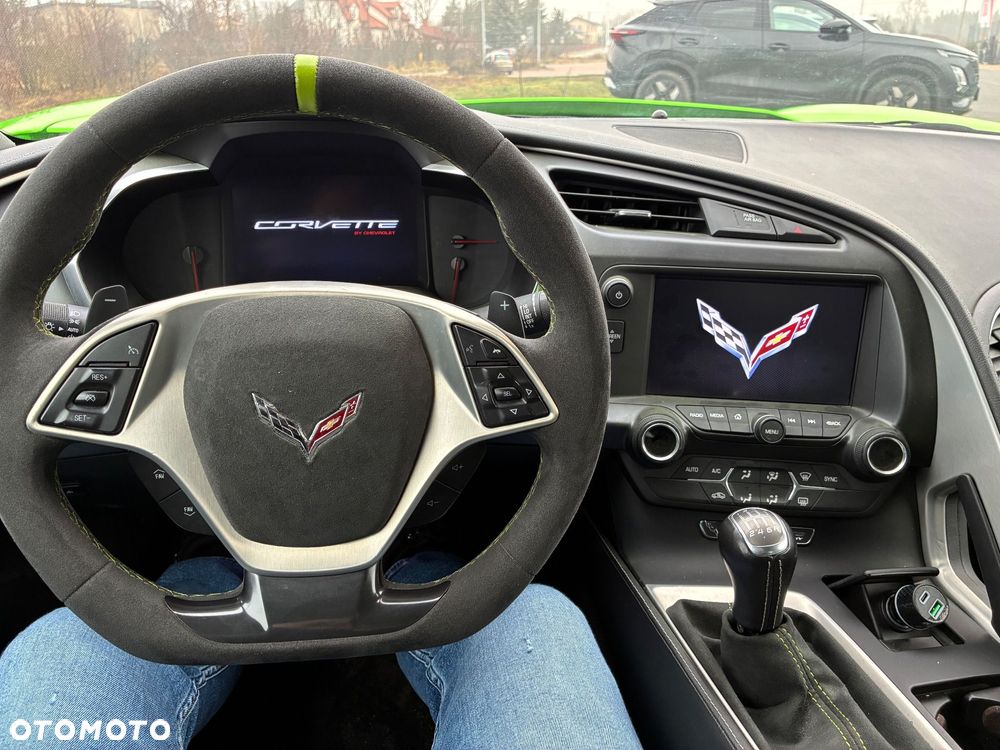Chevrolet Corvette - 11