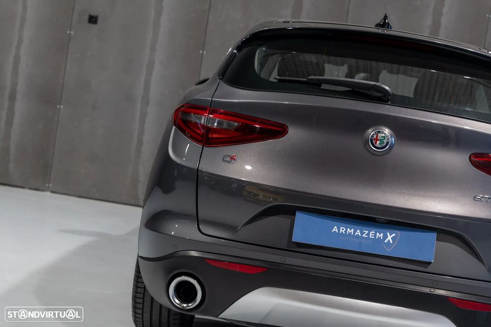 Alfa Romeo Stelvio 2.2 D Veloce Q4 AT8 - 8