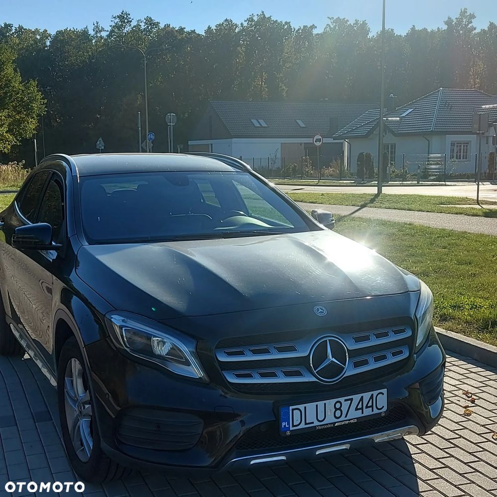 Mercedes-Benz GLA - 2