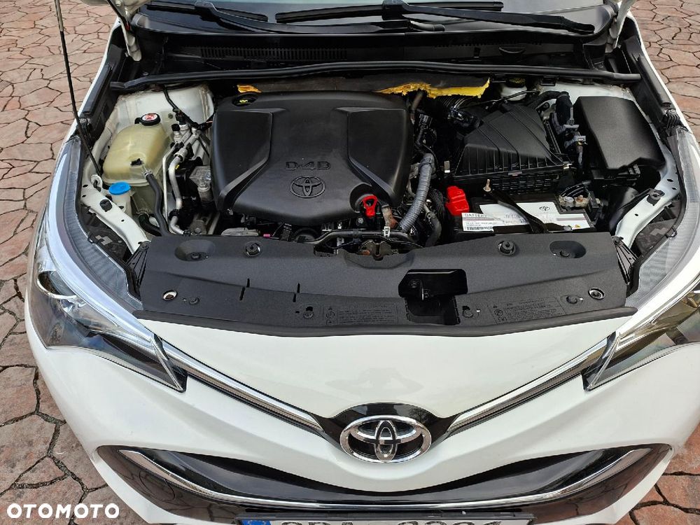 Toyota Avensis 2.0 D-4D Selection - 9