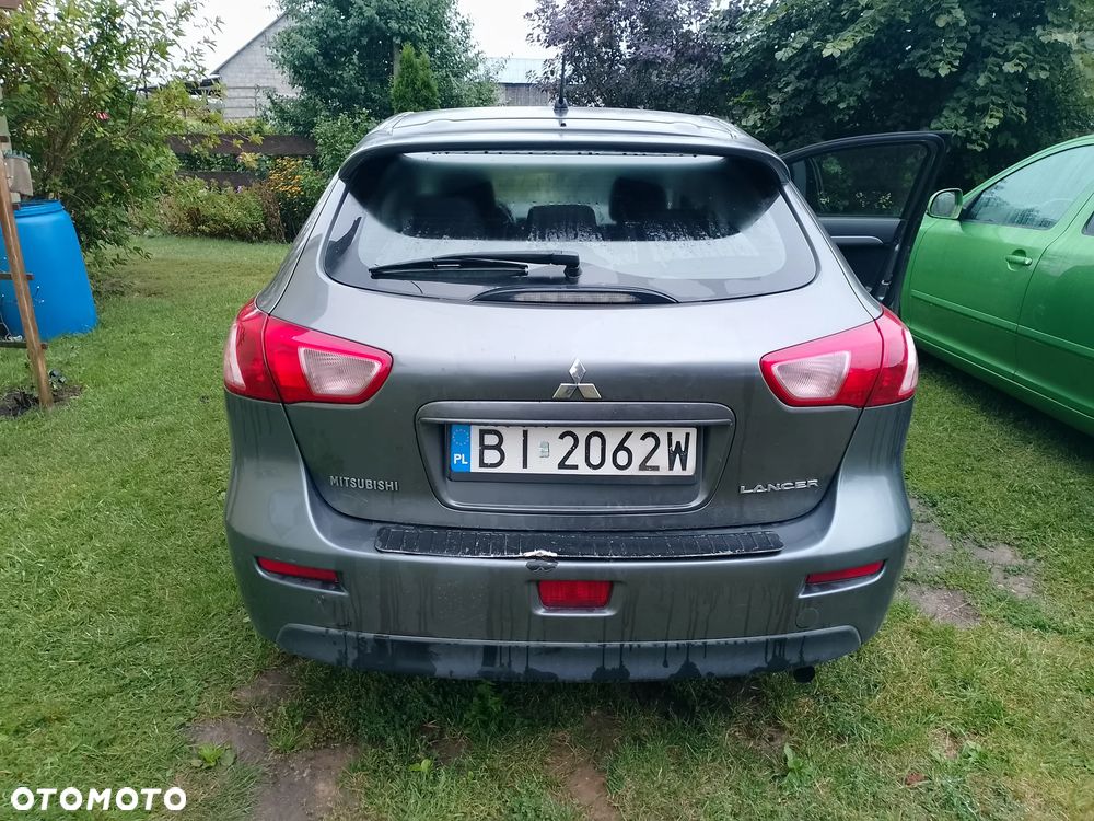Mitsubishi Lancer 1.8 Invite - 3