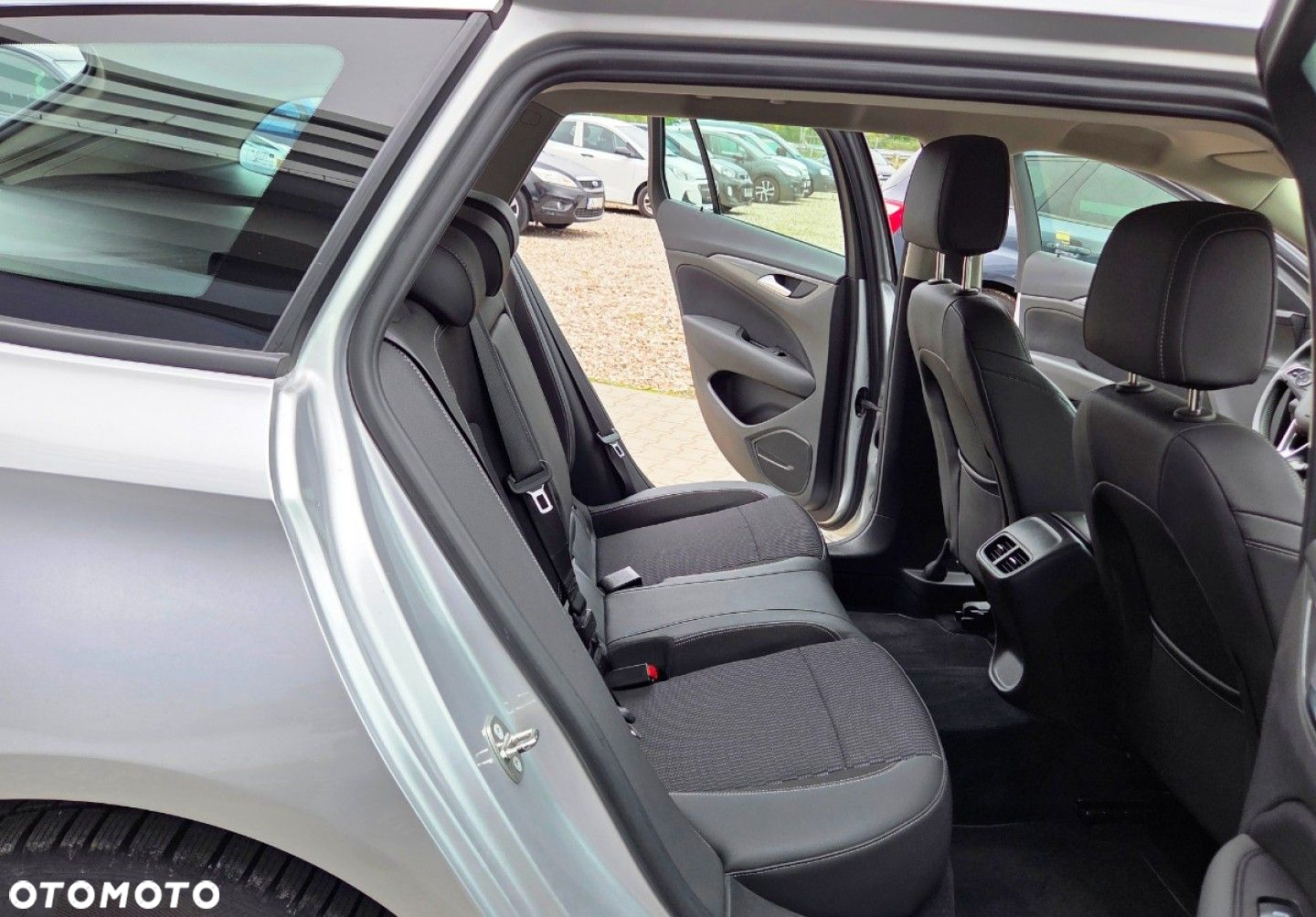 Opel Insignia - 33