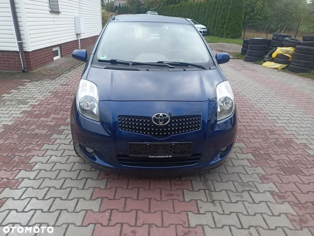 Toyota Yaris 1.3 - 7