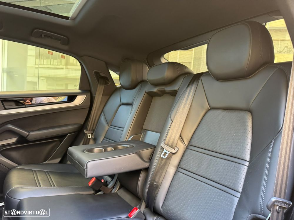 Porsche Cayenne Coupé E-Hybrid - 4