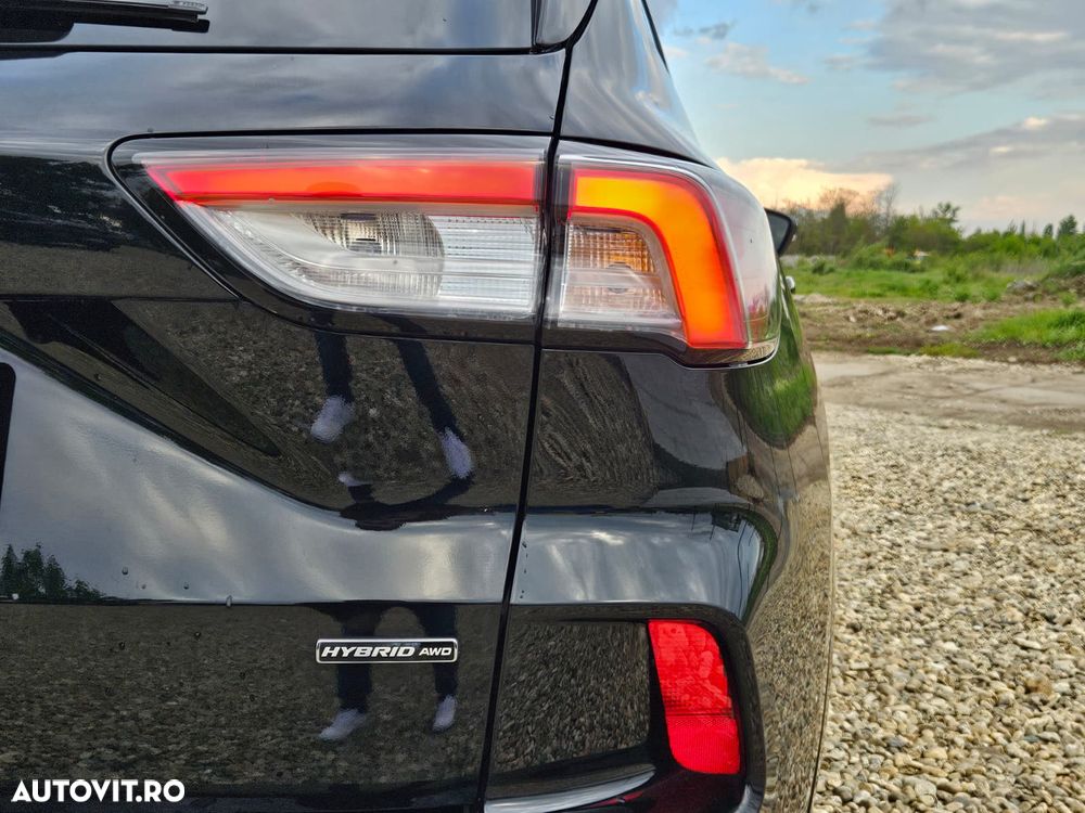 Ford Kuga 2.5 Duratec FHEV 4x4 ST-LINE X - 17