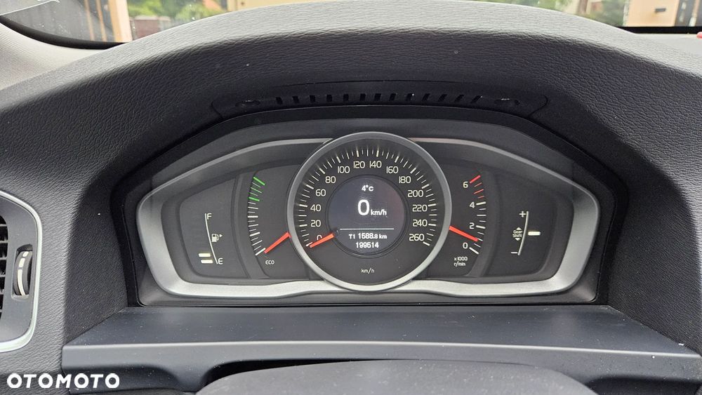 Volvo V60 D2 Momentum - 23