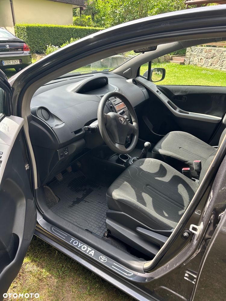 Toyota Yaris 1.0 Terra - 6