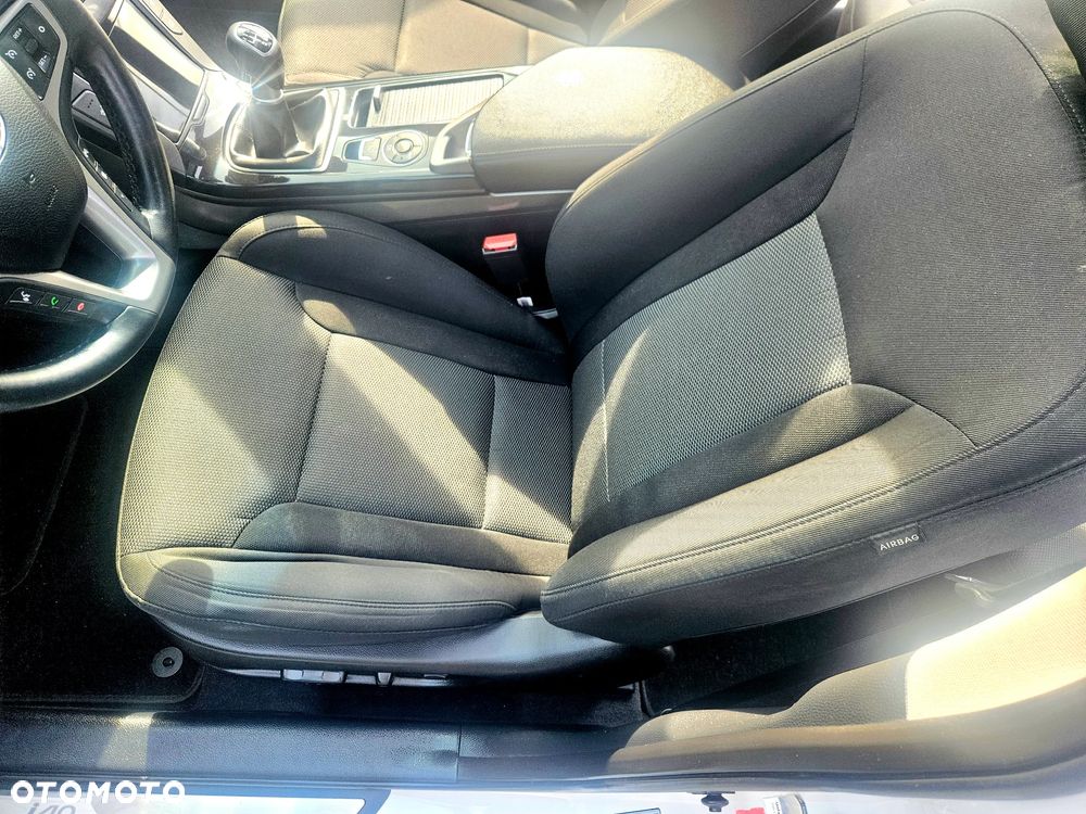 Hyundai i40 Kombi 2.0 Premium - 27