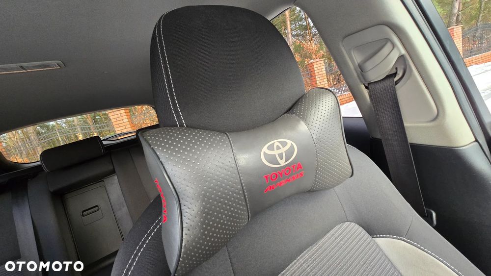 Toyota Avensis 2.0 D-4D Premium - 25