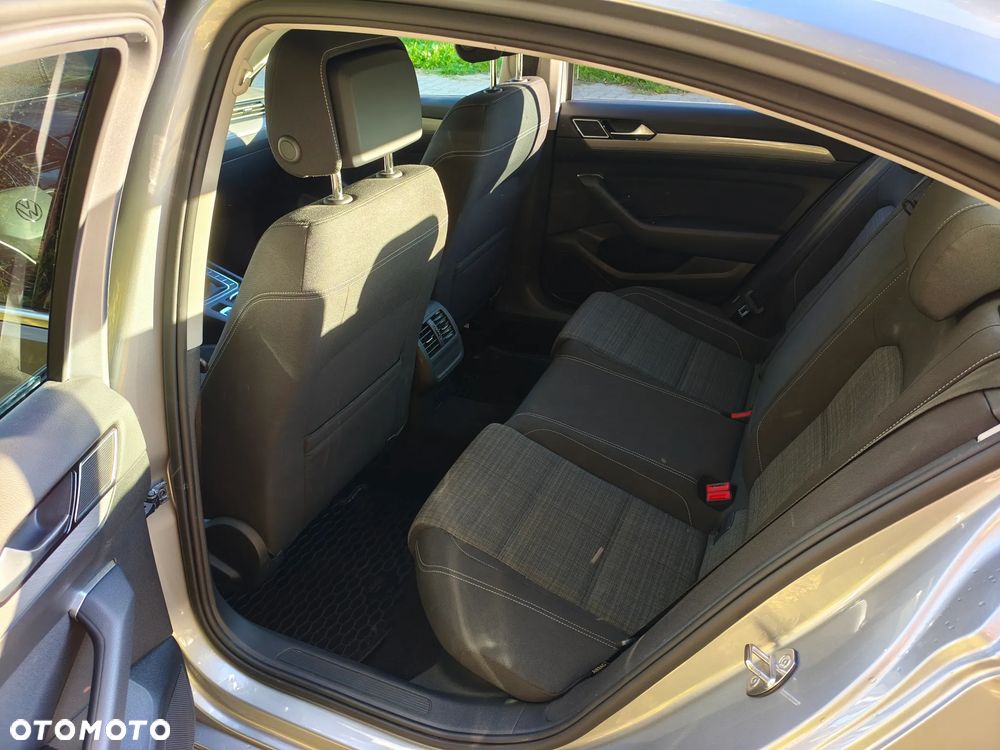 Volkswagen Passat 2.0 TDI EVO Business - 12