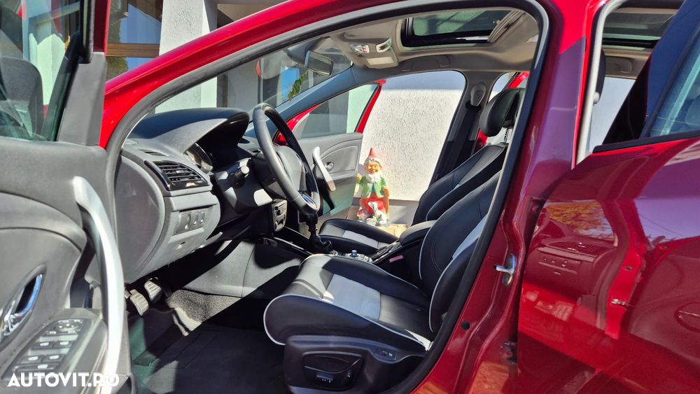 Renault Megane ENERGY dCi 110 Start & Stop Bose Edition - 8