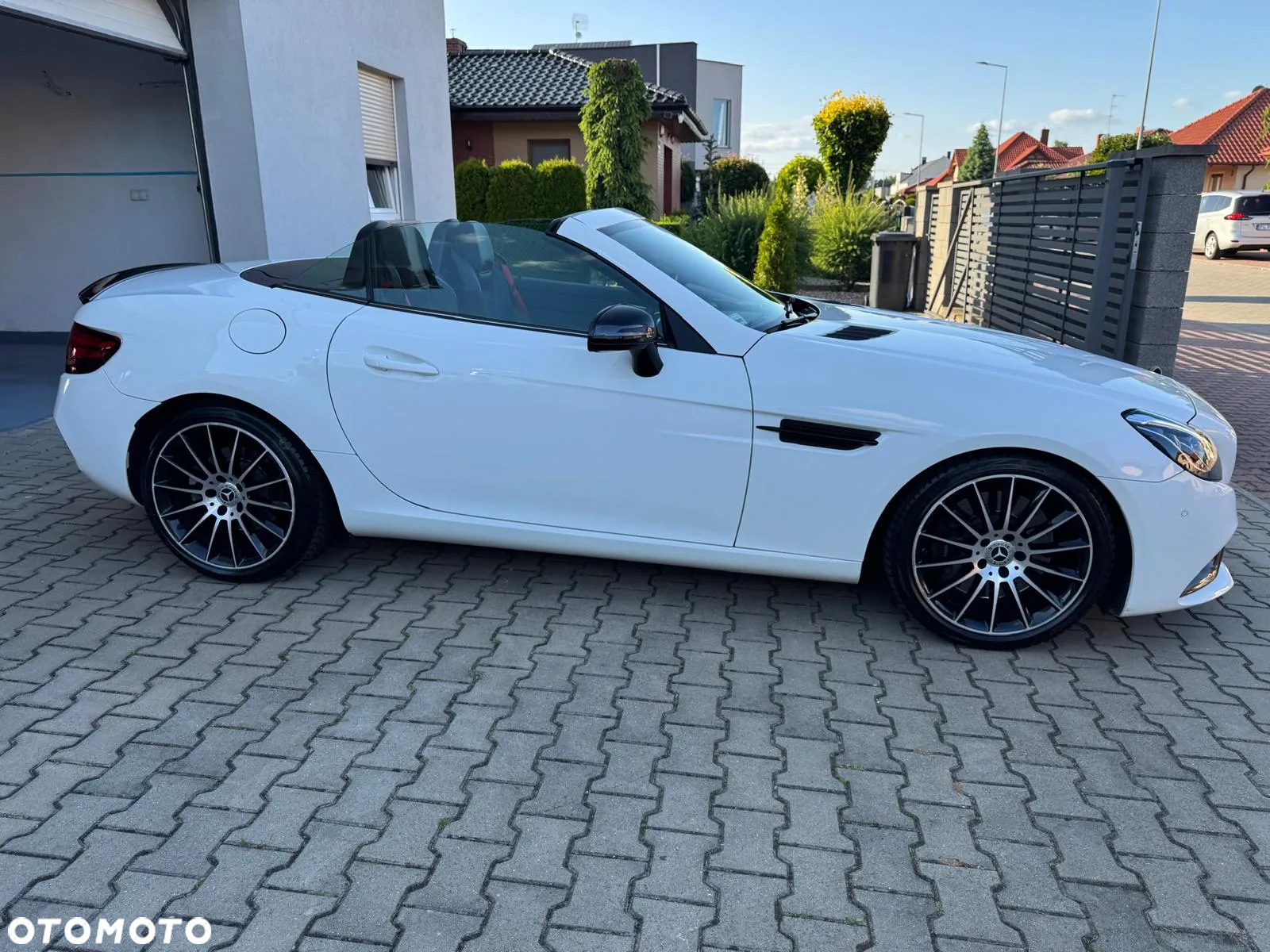 Mercedes-Benz SLC 200 9G-Tronic - 16