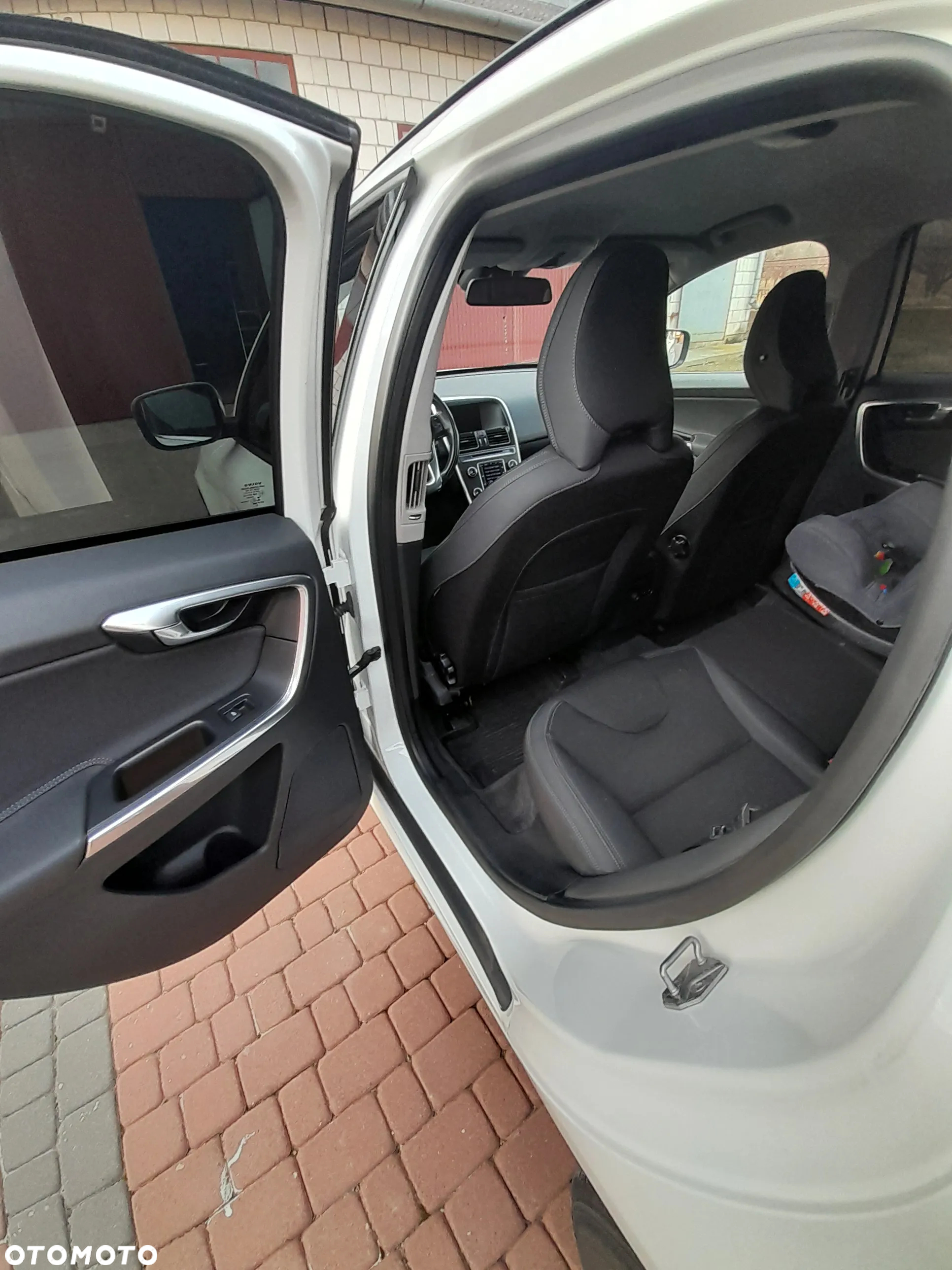 Volvo XC 60 D4 Summum - 4