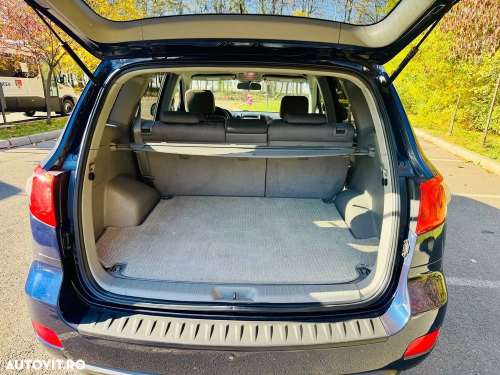 Hyundai Santa Fe 2.2 DSL VGT 5 SEATS 4WD MT STYLE - 16