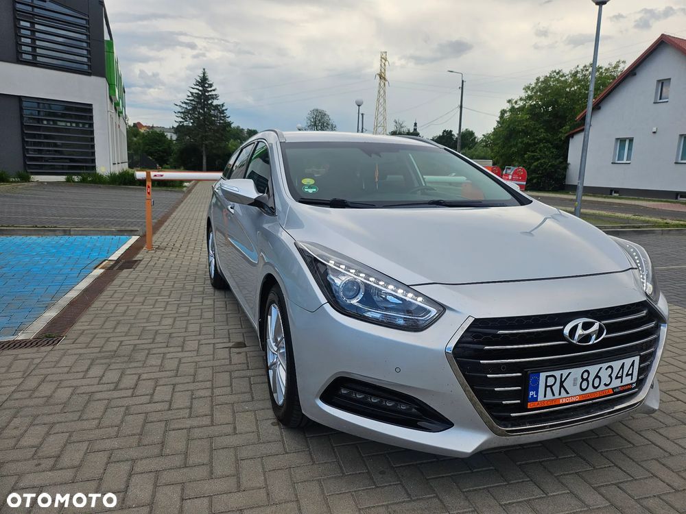 Hyundai i40 Kombi blue 1.7 CRDi Family+ - 27