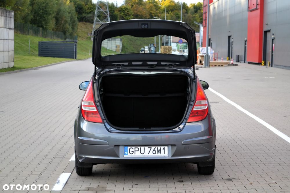 Hyundai i30 1.4 Classic + - 31