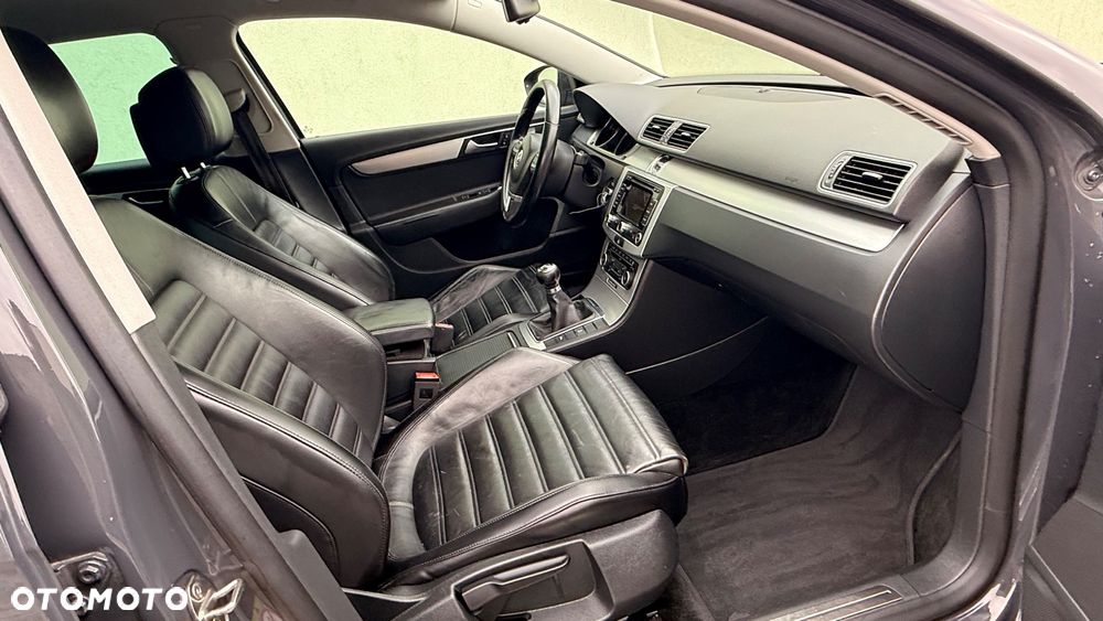 Volkswagen Passat 2.0 TDI BlueMotion Technology Highline - 32