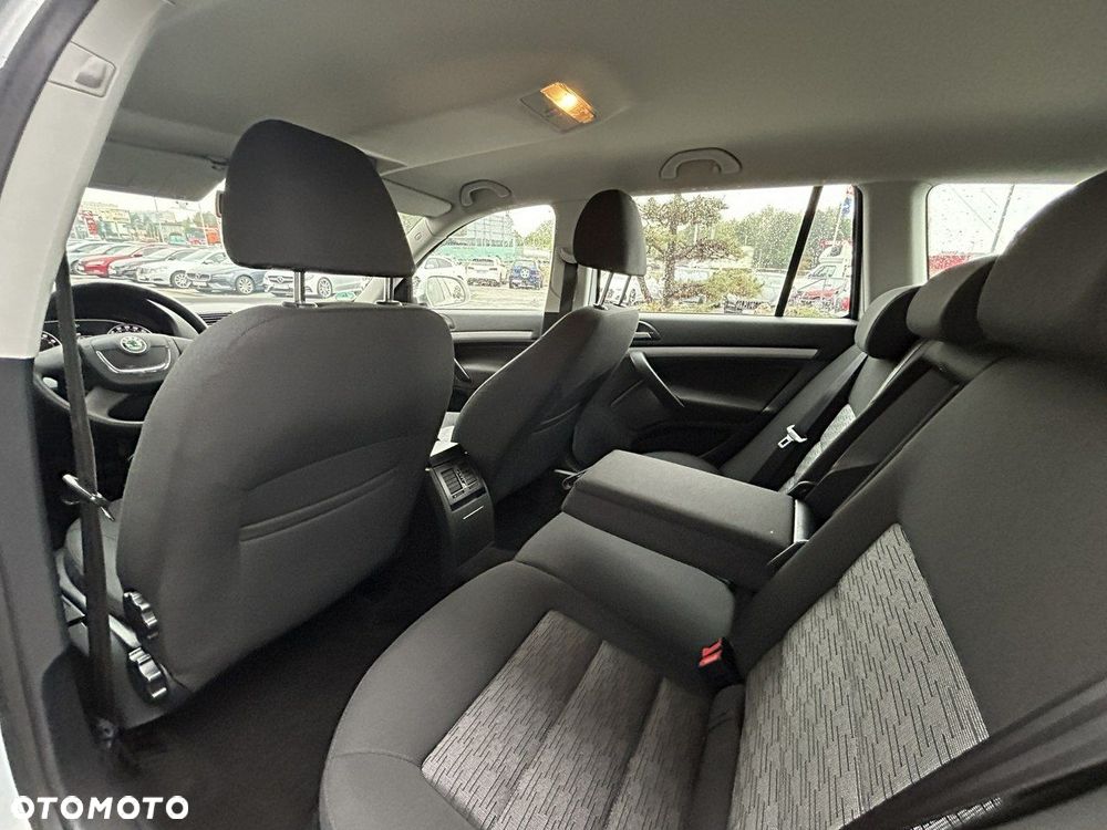 Skoda Octavia 1.6 TDI DPF Ambition - 8