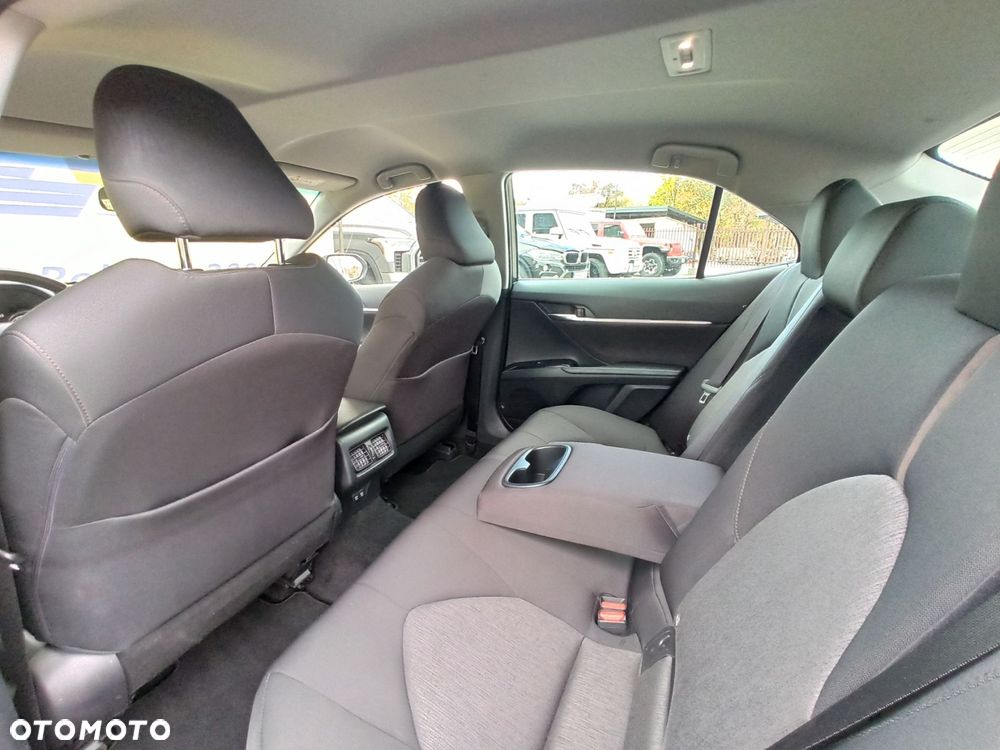 Toyota Camry - 8