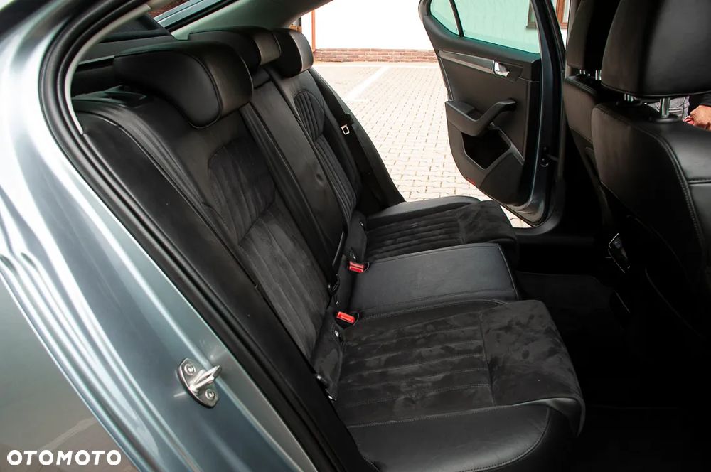 Skoda Superb 2.0 TDI Ambition DSG - 7