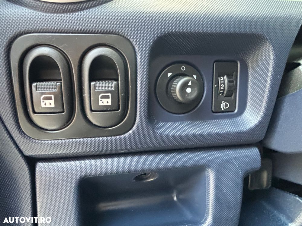 Peugeot 1007 1.4 E Trendy - 9