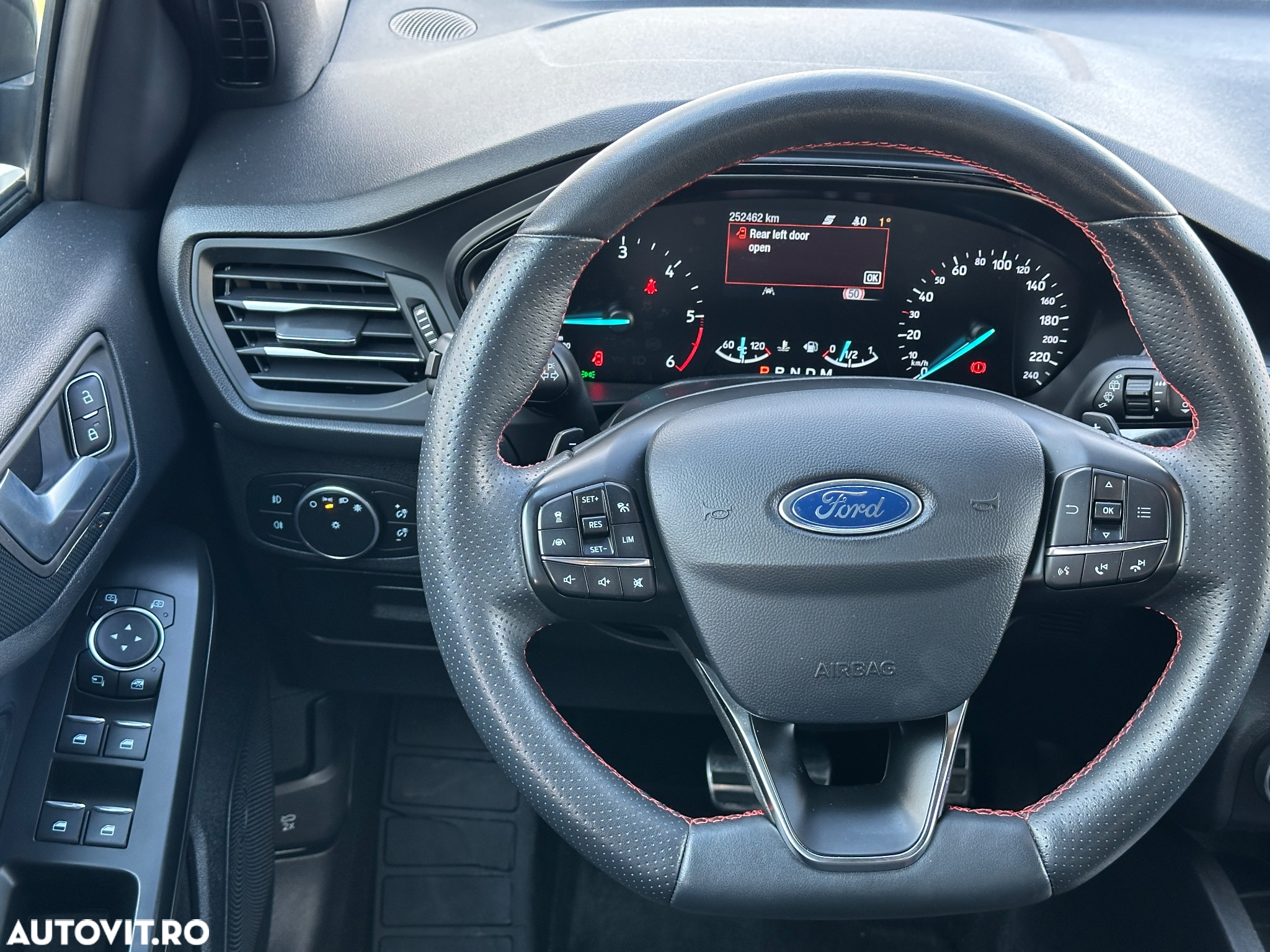Ford Focus Turnier 2.0 EcoBlue Start-Stopp-System Aut. ST-LINE X - 18