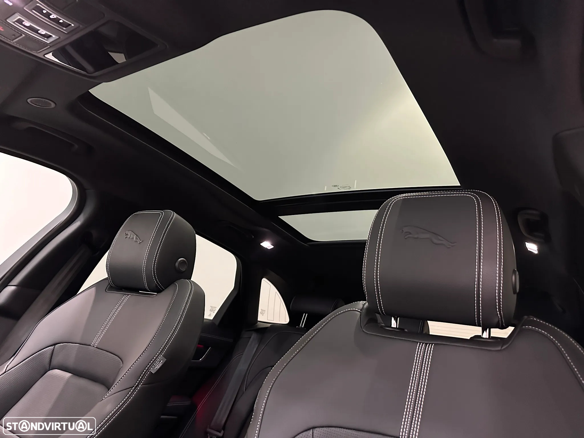 Jaguar F-Pace 2.0 P400e AWD R-Dynamic S - 11