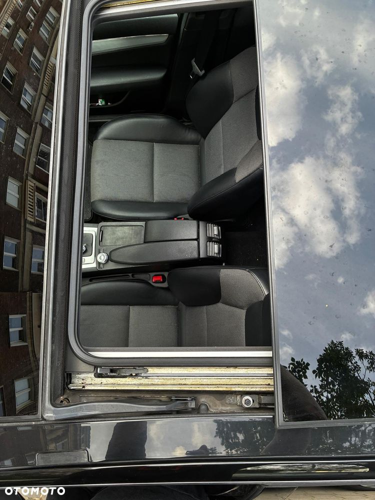Mercedes-Benz Klasa C 250 CGI BlueEff Avantgarde - 8