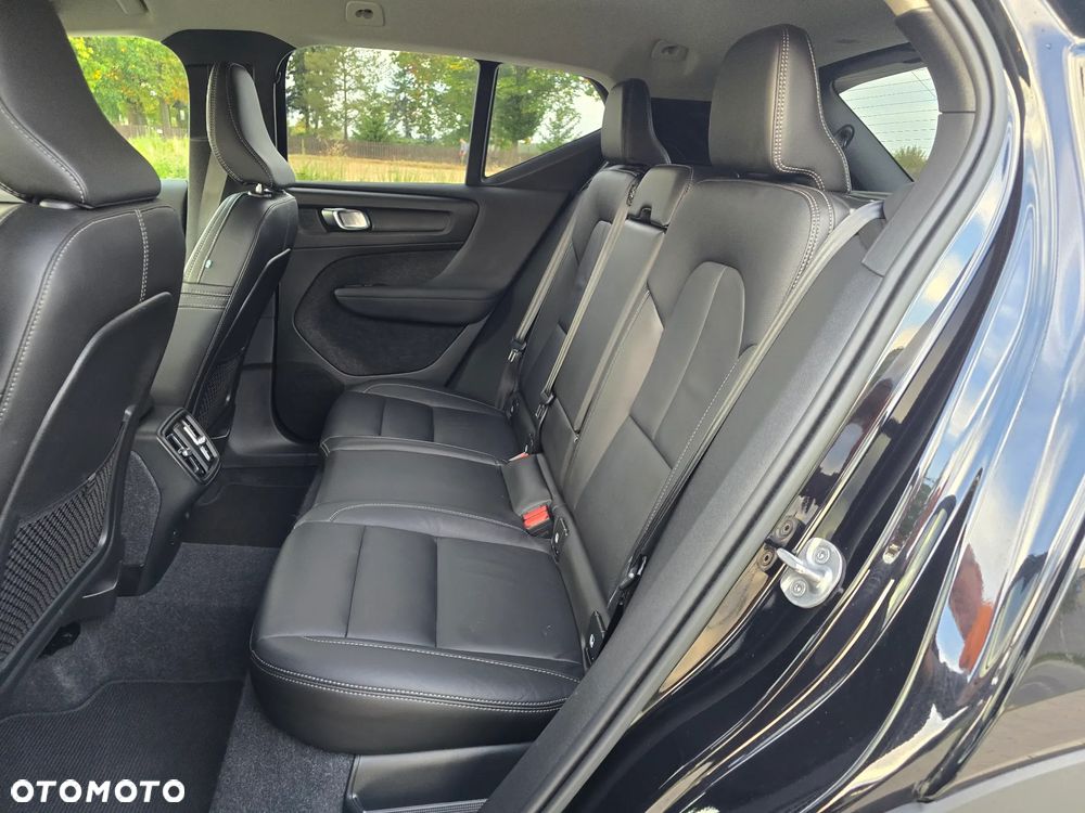 Volvo XC 40 B4 B DKG Plus Dark - 30