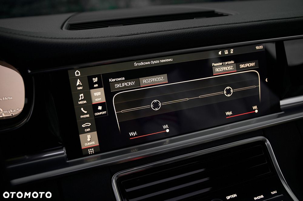 Porsche Panamera 4S - 37