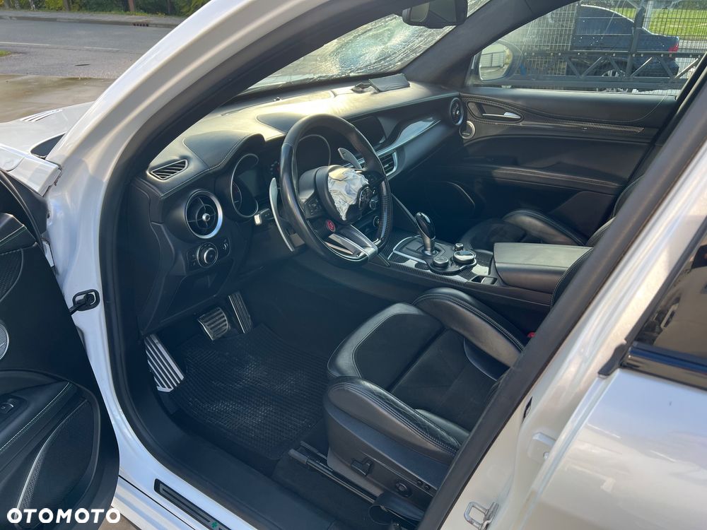 Alfa Romeo Stelvio 2.9 Bi Turbo V6 Quadrifoglio Q4 - 9