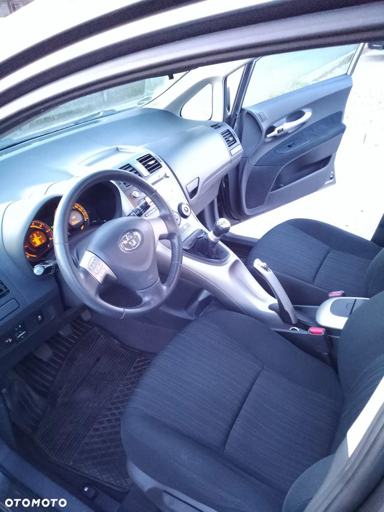 Toyota Auris 1.6 VVT-i Team - 12