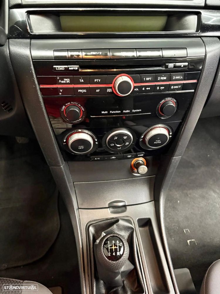 Mazda 3 Sedan MZ-CD 1.6 Exclusive Plus - 13