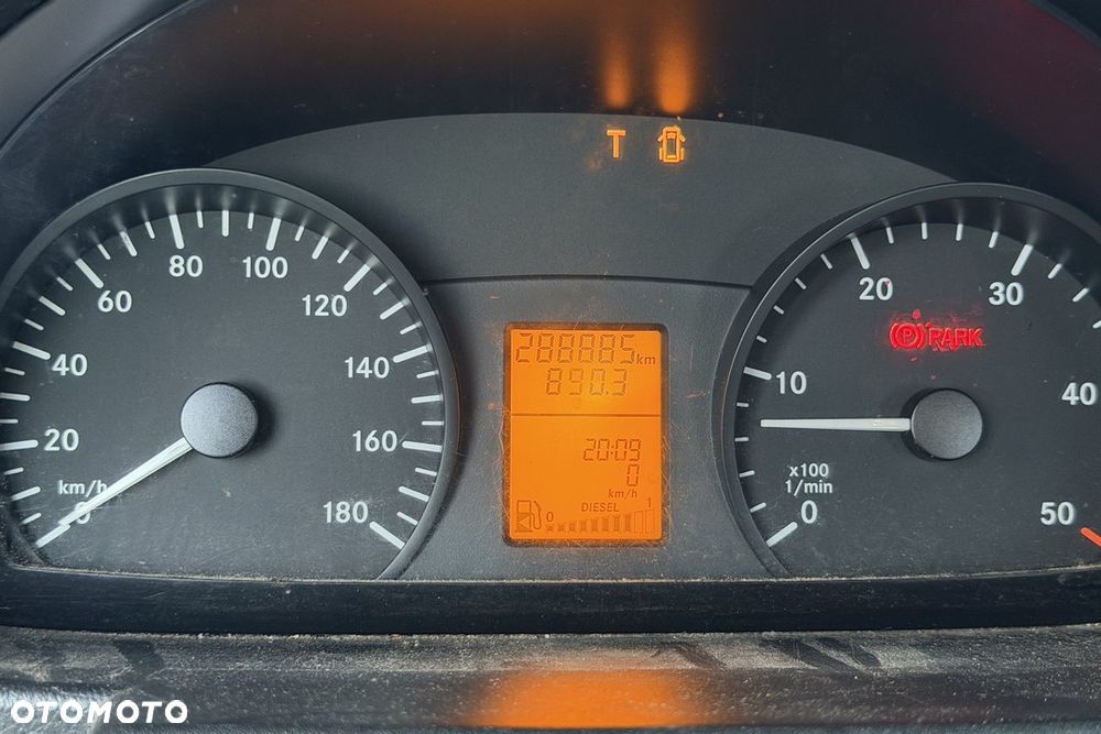 Mercedes-Benz Sprinter - 21