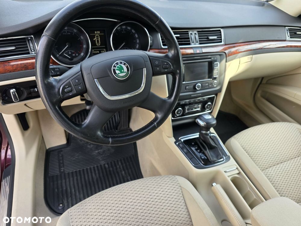 Skoda Superb 1.8 TSI DSG Comfort - 5