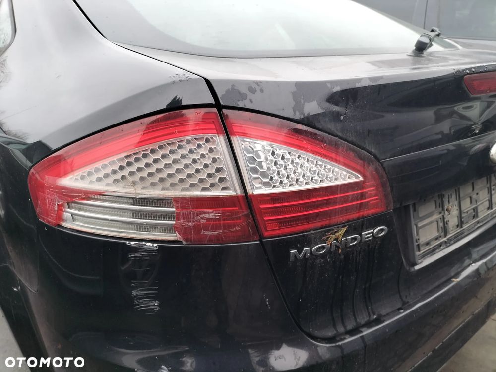 CAŁE AUTO NA CZĘŚCI KIEROWNICA LAMPA TYŁ  LUSTERKA FORD MONDEO MK4 HATCHBACK  KOD LAK. BA7 - 12